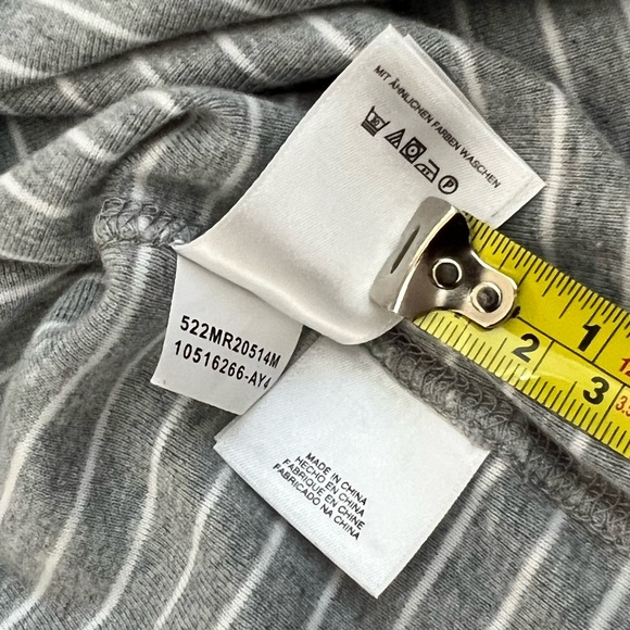 Jones New York Sport Gray Striped Short Sleeves Size Small - Picture 11 of 13